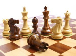 Являетесь любителем шахмат? Рекомендуем заглянуть на сайт «e2-e4.org»!
