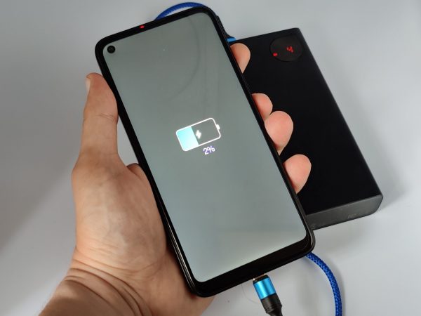 Какая емкость аккумулятора должна быть у современного смартфона? Какая емкость аккумулятора должна быть у современного смартфона?
