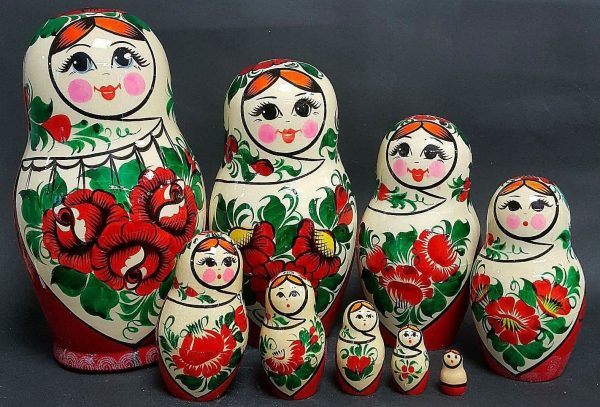 Почему стоит купить матрешку в качестве сувенира из России
